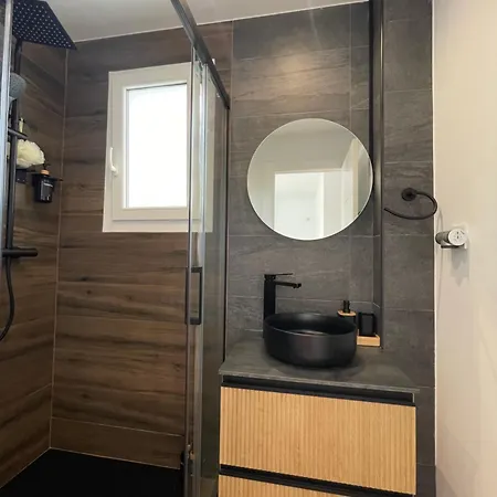 Spectacular 3-bedroom *