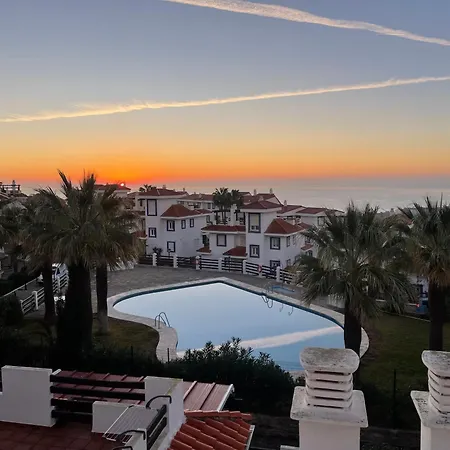 Spectacular 3-bedroom Apartment Manilva