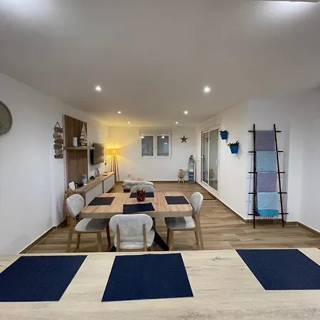 Spectacular 3-bedroom Apartment *